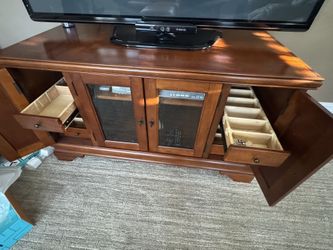 TV Console Cherry Finish - Great Condition 