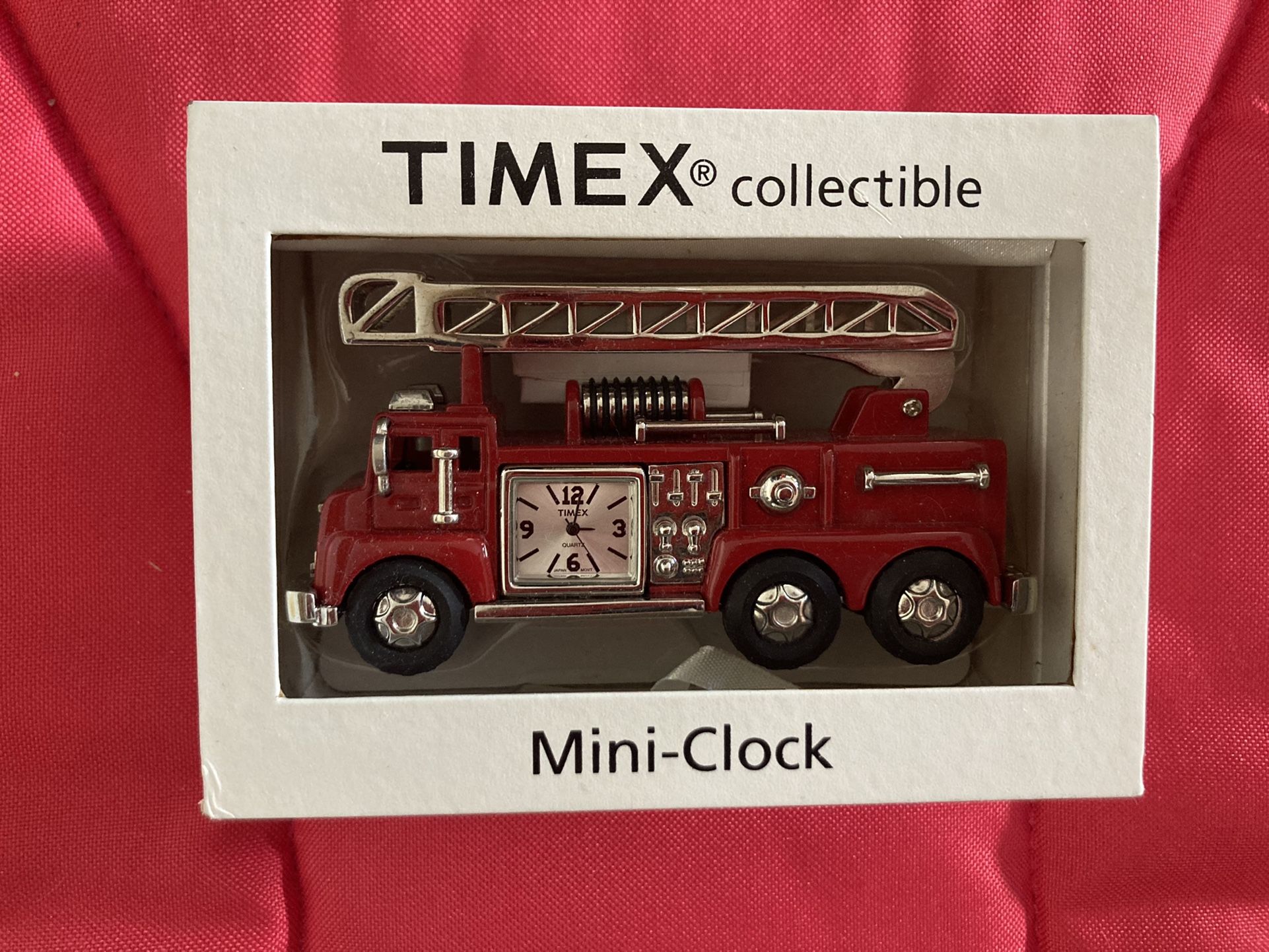 Fire truck Clock Die Cast Metal Collectible  Desk Clock New!