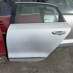 2016 Volkswagen Passat Rear  Left Door $275