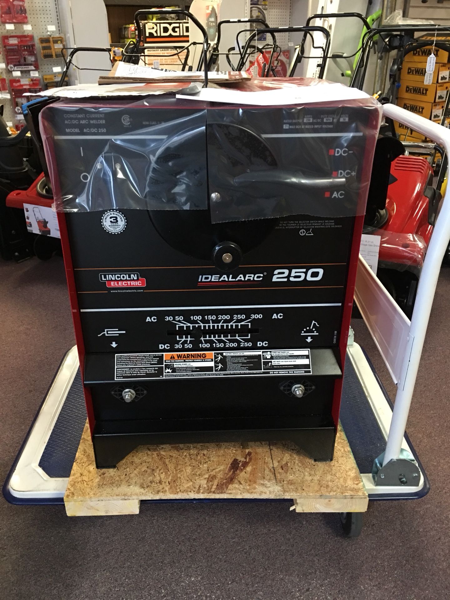 New Lincoln Electric 300amp AC, 250amp DC Stick Welder. K1053-8