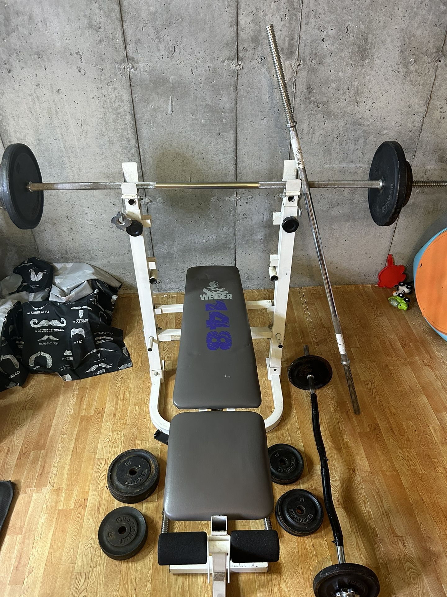 Weight Bench 