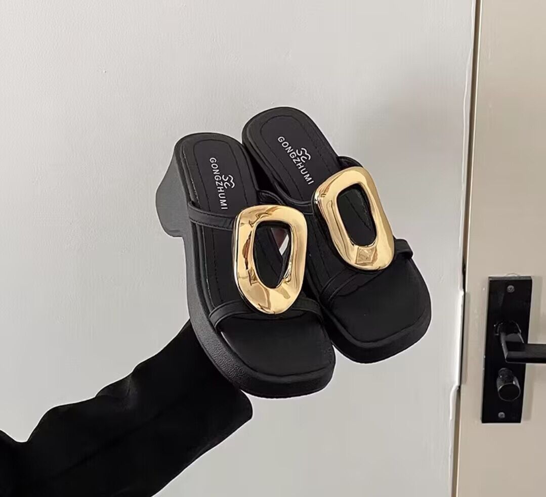 Black Women's Slippers