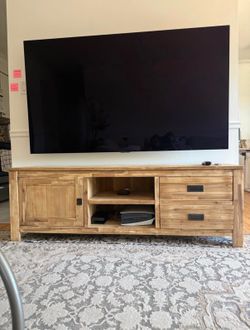 LG OLED C2 77in with swivel mount