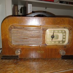 Antique  Philco radio