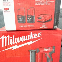 M12 Milwaukee 23GA Pin Nailer Contractor Set 