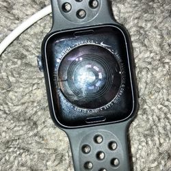 Apple watch series 5 nike edition 