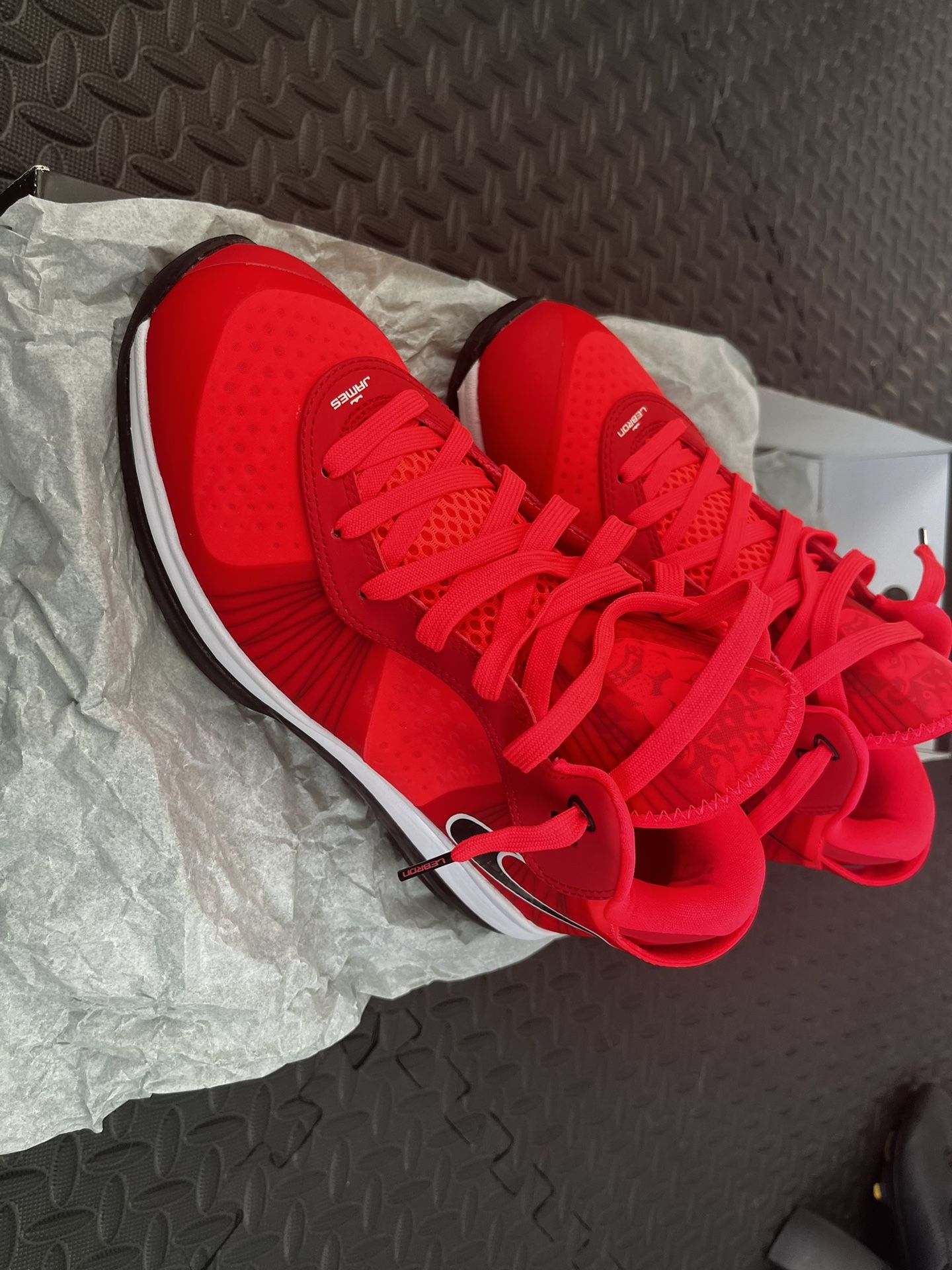 Nike LeBron V/2 Low Solar Red