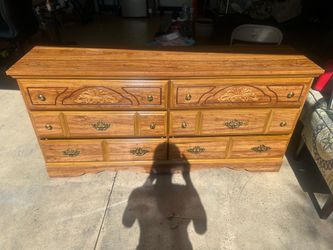 Vintage 3-Piece Traditional Wood Grain Bedroom Set