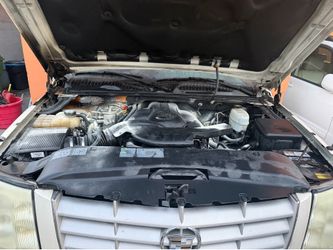 2004 Cadillac Escalade