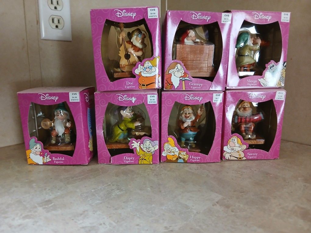 The 7 Dwarfs Starues