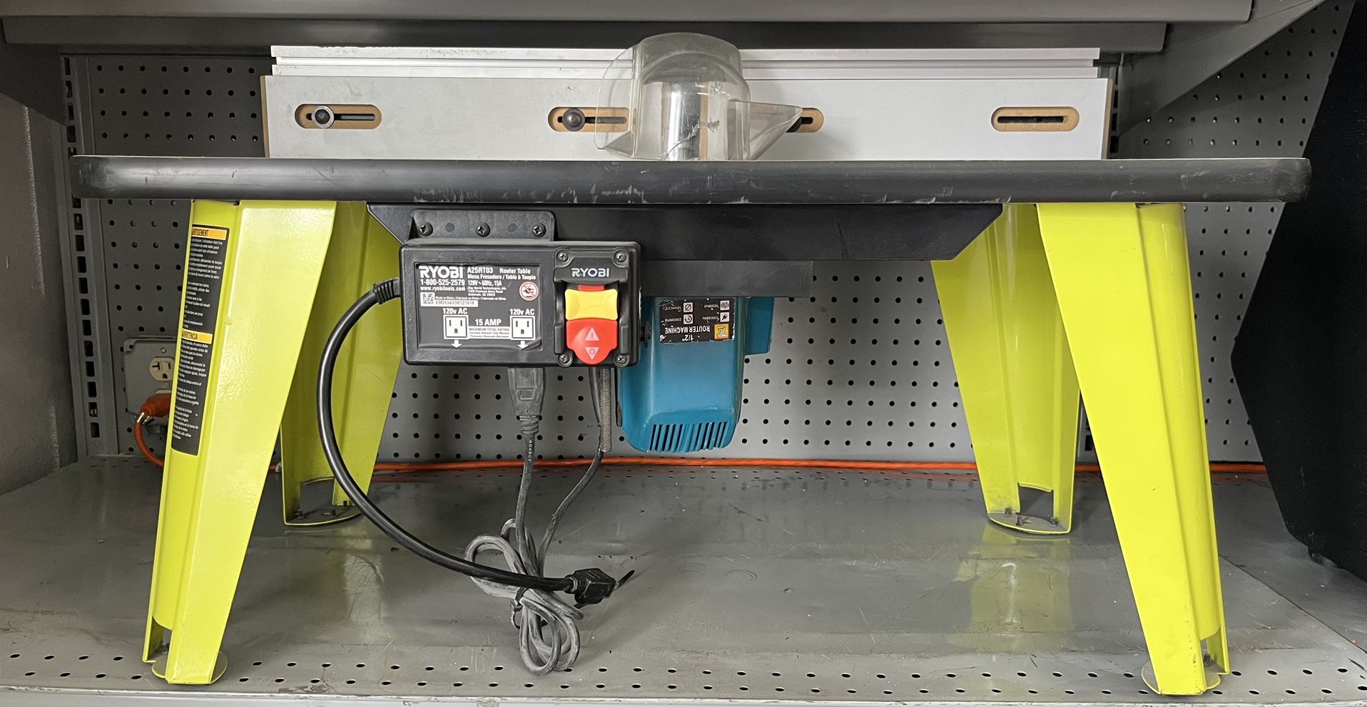 RYOBI ROUTER TABLE