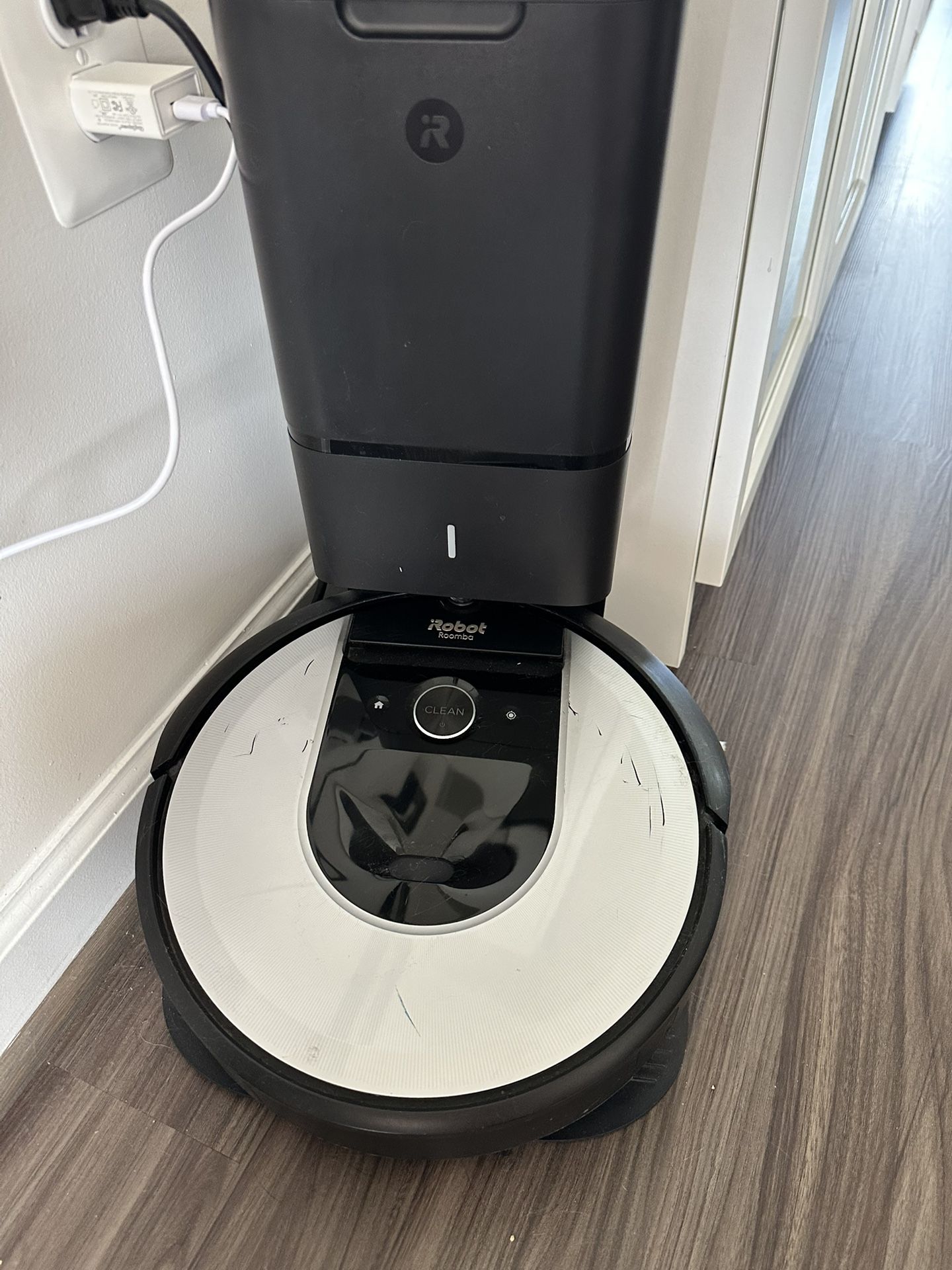 iRobot Roomba i6+ with Self Emptying Base