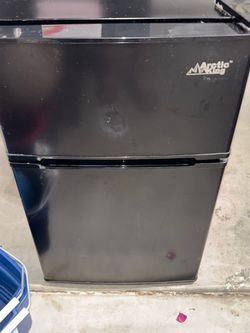 Arctic King Mini Refrigerator