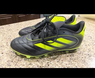 Boys Soccer cleats size 3.5