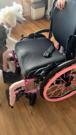 Wheelchair (20 inch seat)