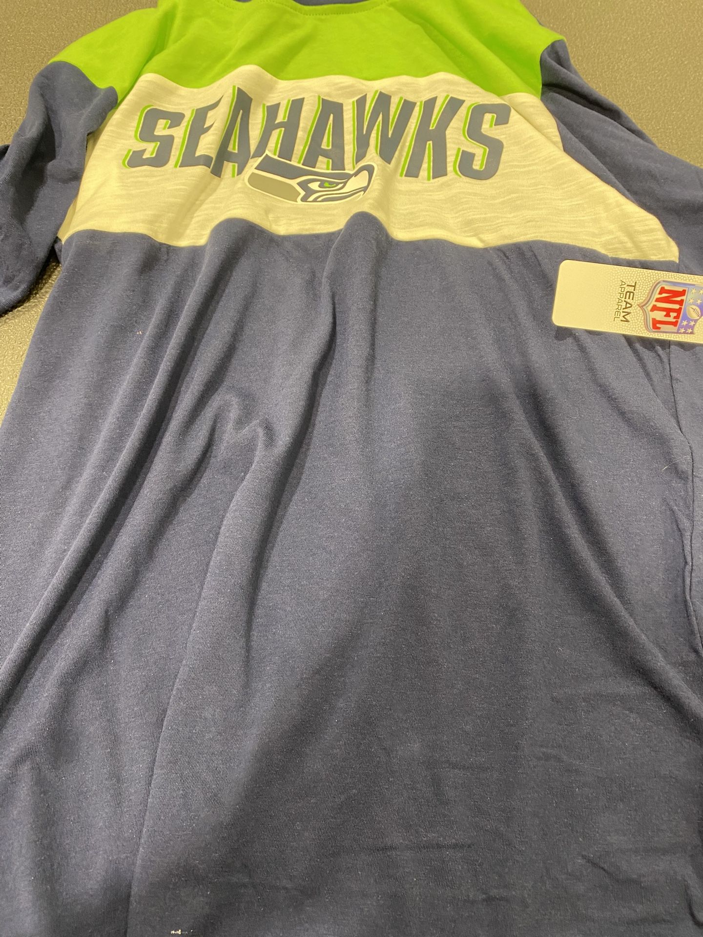 L Seattle Seahawks shirt