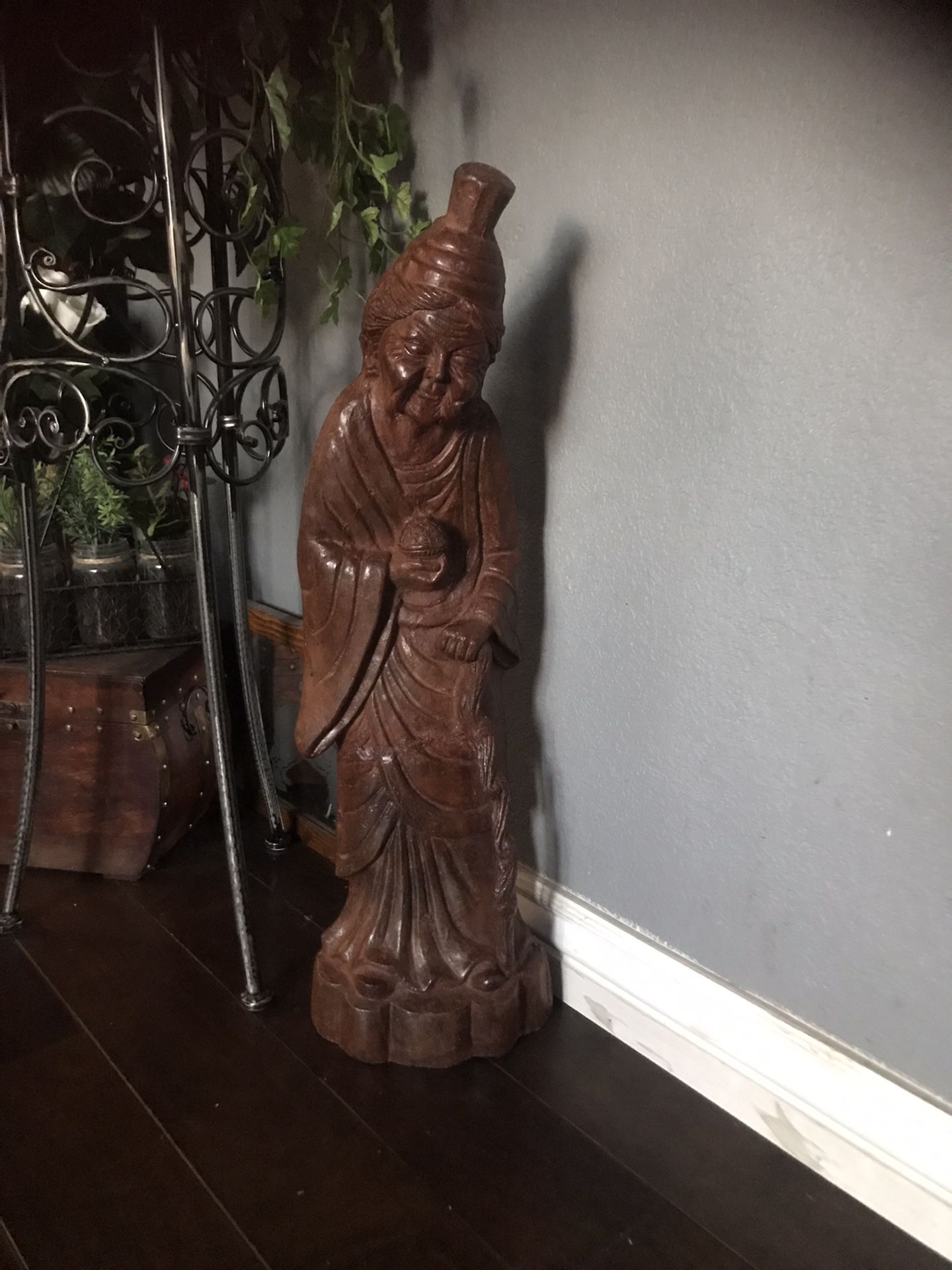 Iron Antique Old Women statues .