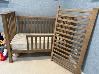 3 piece bed: Crib (2 stages) and Thick Mattress - Pottery Barn Kids