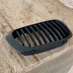 BMW Series 3 Front Grill Mate Black