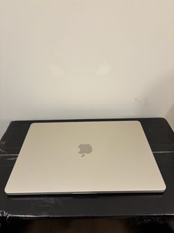 MacBook Pro (2023) 14-inch - Apple M3 8-core and 10-core