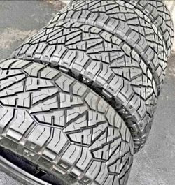 295 70 18 Nitto Tires Con 80% de Vida Las 4