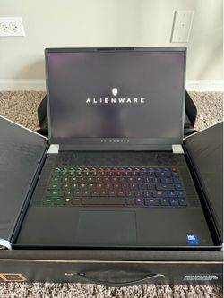 Alienware x16 R2 RTX 4080 | Core Ultra 9 | 32GB RAM | 1TB SSD