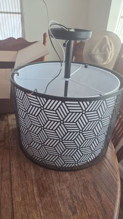 Circular light fixture