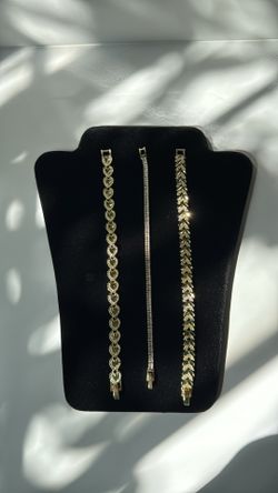 gold heart bracelet