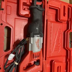Milwaukee 12 Amp SAWZALL Reciprocating Saw with Case