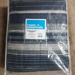 Full/Queen Reversible Microfiber Comforter 