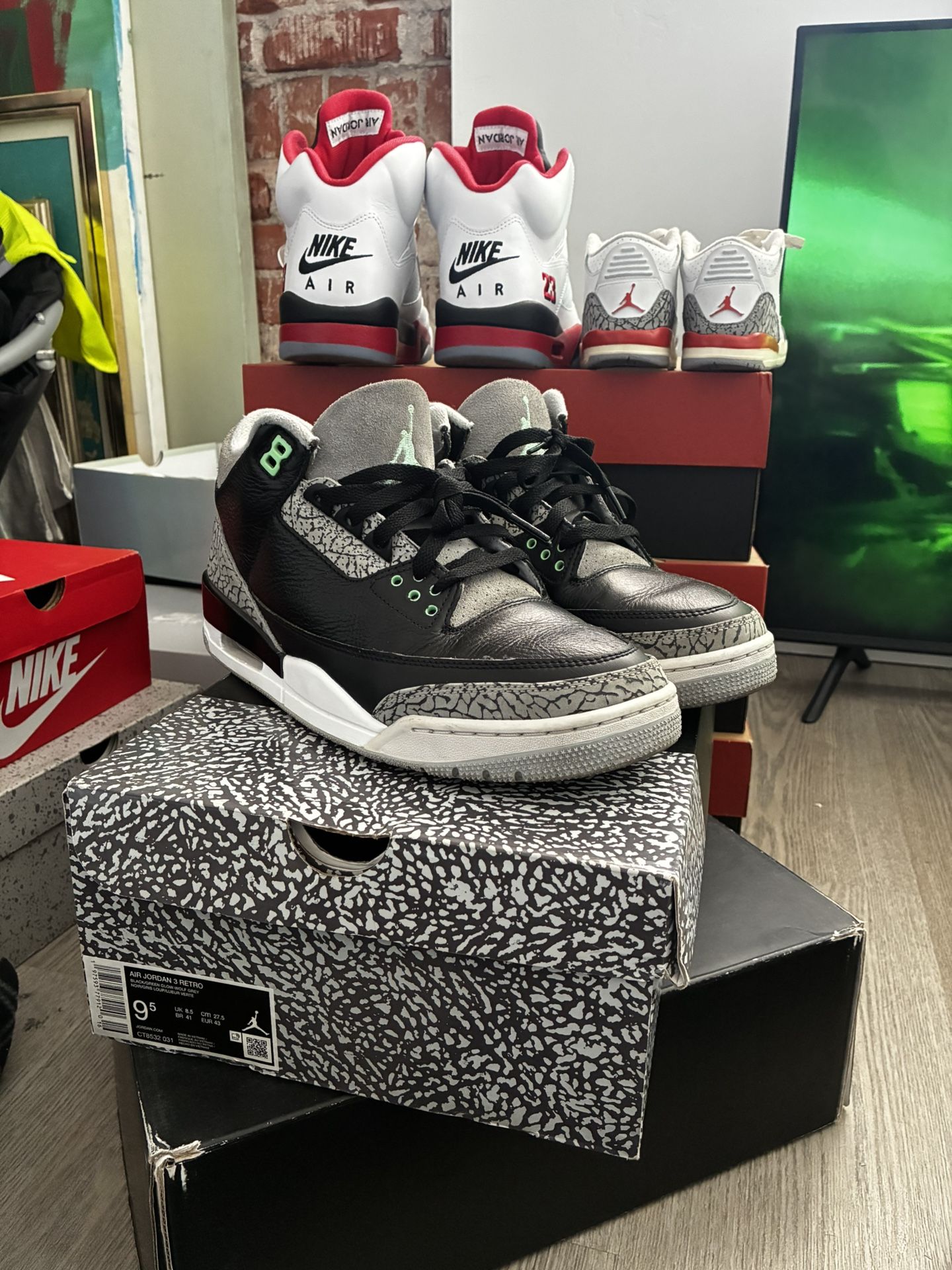 Jordan 3s 