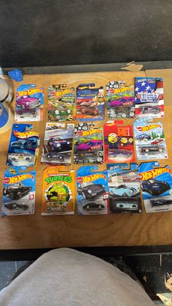 15 New Hot wheels variety  pack