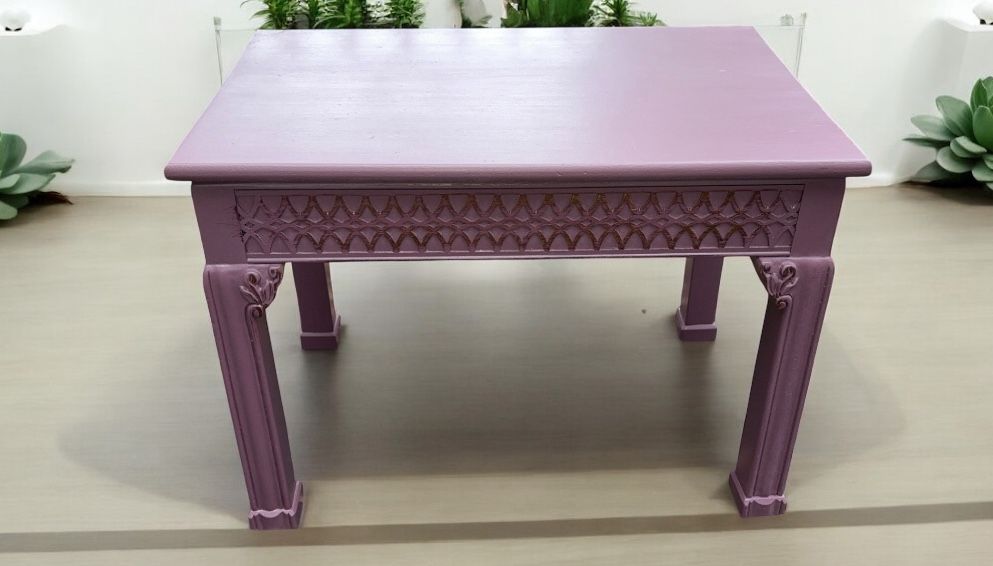 Adorable Vintage Accent Table