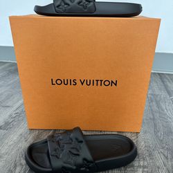 New Louis Vuitton Slides Men Size 9