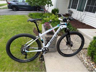 Carbon mountain bike, I am 5’7” and it fits me great
