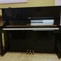 2004 Beautiful sound Yamaha upright “T116” Piano