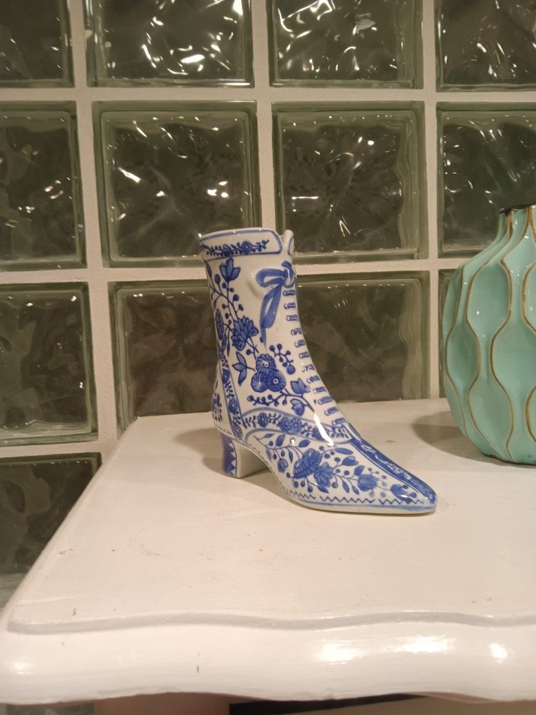 High Heeled White With Blue Porcelain Boot With A High Glaze Finish 33549