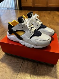 2022 Nike Air Huarache “Michigan” Size 5.5