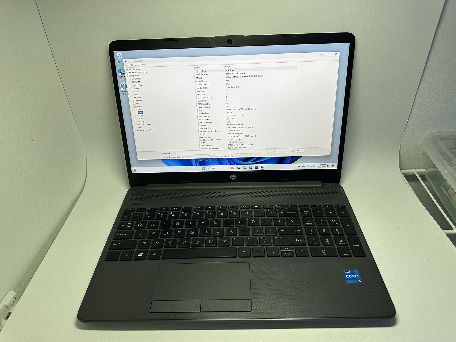 HP 250 G8 Notebook 15.6" i5-1135G7 16GB 256GB Windows 11