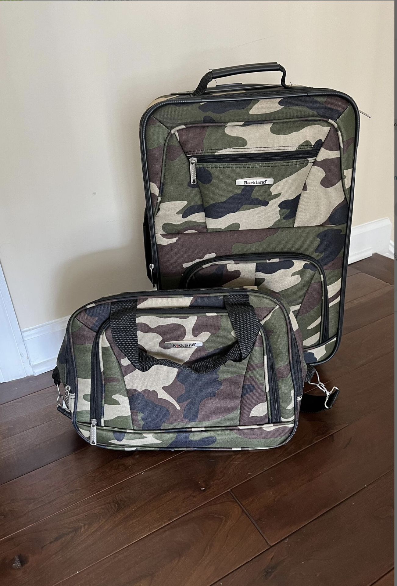 Softside Upright Luggage Set