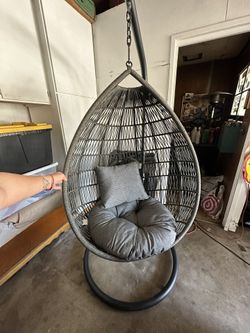 Egg Swing