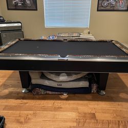 Pool Table 8ft( Free Delivery & Set Up & New Color Felt Of Your Choice )