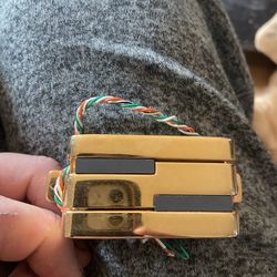 Lace Alumitone. Gold. New