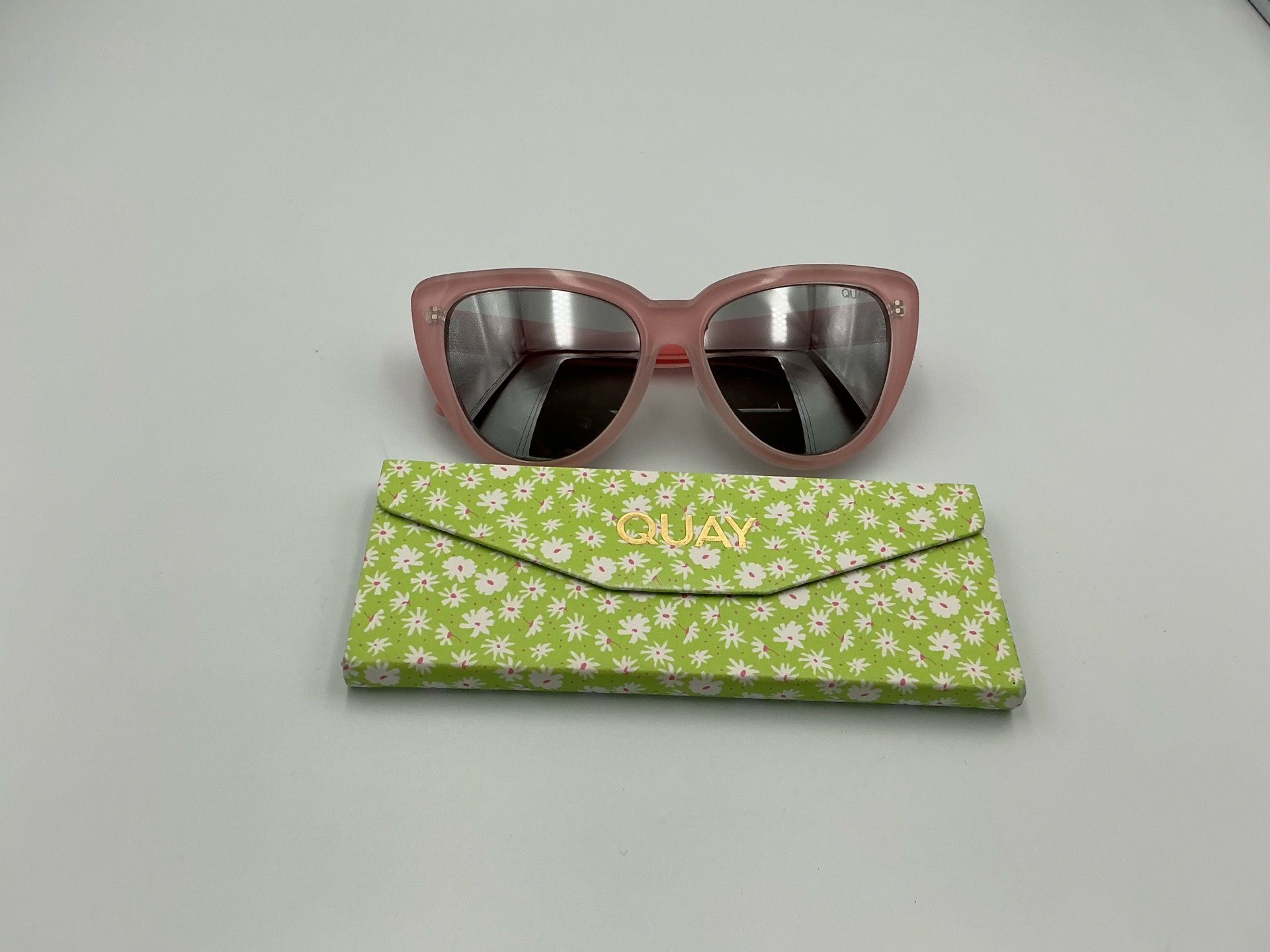 Quay Australia Pink Mirror Glasses