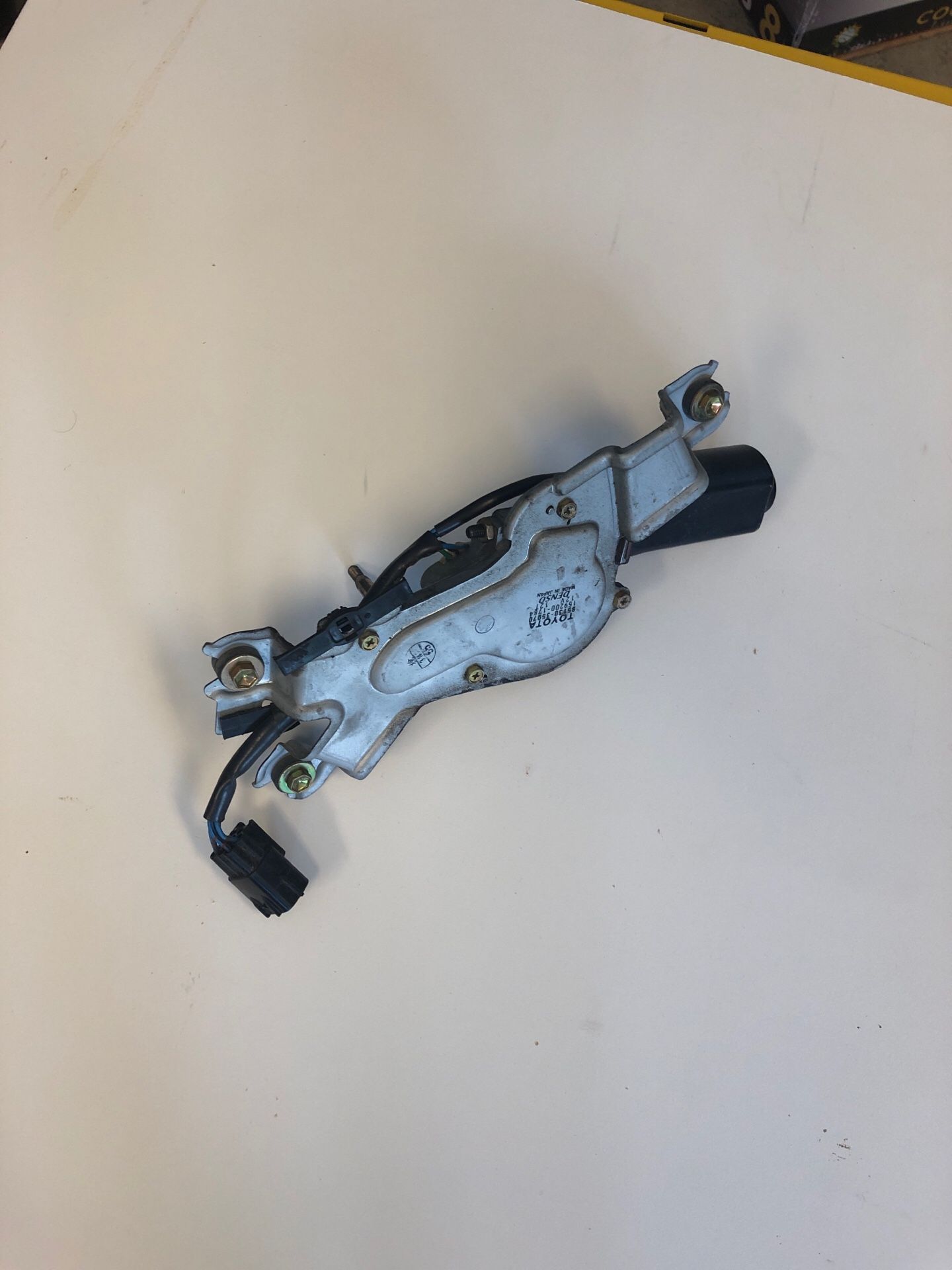 Rear wiper assembly- Toyota 4Runner (gen 3)