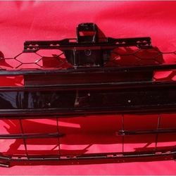 18 19 2018 2019 Honda Accord Front Bumper  Center Grille OEM USED