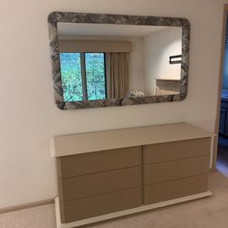 Queen Bedroom Set … The Trend Is Back!