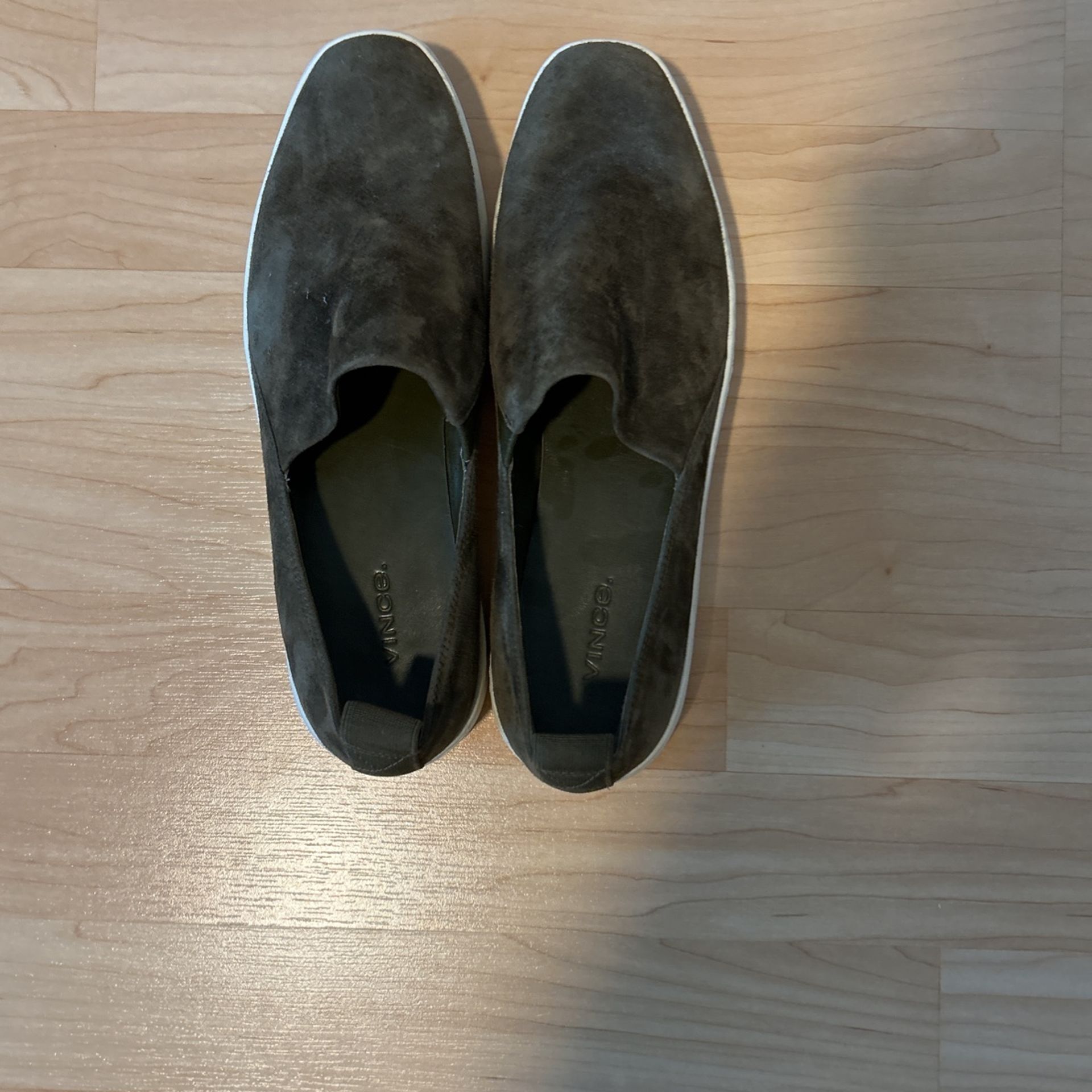 Vince Green Suede Slip On Size 8