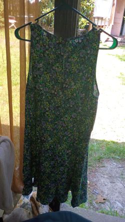 Pretty Loft floral all seasonal dress