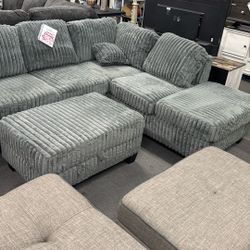 Sectional W/ Ottoman